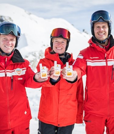 OFFIZIELLER SONNENSCHUTZ-PARTNER DER SCHWEIZER SKISCHULEN